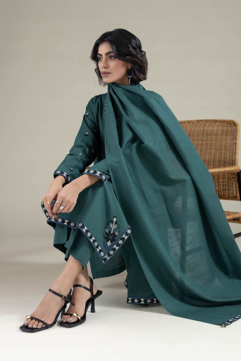 https://us.khaadi.com/dw/image/v2/BJTG_PRD/on/demandware.static/-/Sites-khaadi-master-catalog/default/dwa00377aa/images/hi-res/25-08-12e8-06sa_multi_1.jpg?sw=800&sh=1200