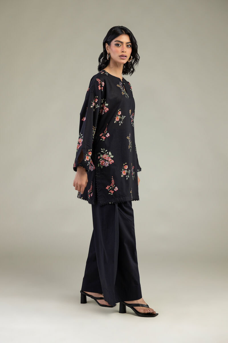 https://us.khaadi.com/dw/image/v2/BJTG_PRD/on/demandware.static/-/Sites-khaadi-master-catalog/default/dwa1f0be3e/images/hi-res/1-26-240-b-c1_multi_1.jpg?sw=800&sh=1200