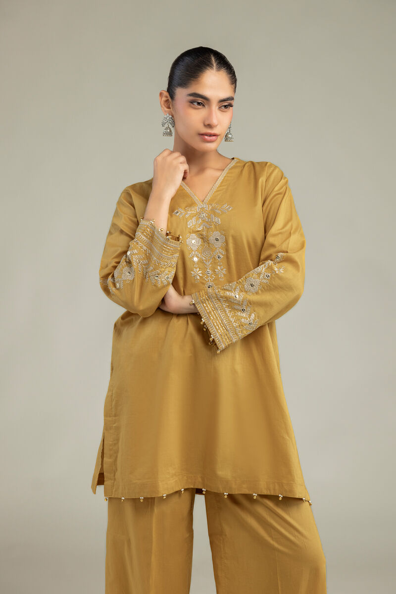 https://us.khaadi.com/dw/image/v2/BJTG_PRD/on/demandware.static/-/Sites-khaadi-master-catalog/default/dwa20e5889/images/hi-res/b1-2-26-103-a-f_multi_1.jpg?sw=800&sh=1200