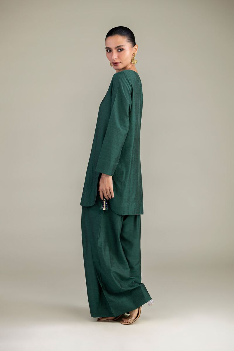 https://us.khaadi.com/dw/image/v2/BJTG_PRD/on/demandware.static/-/Sites-khaadi-master-catalog/default/dwa3c43a40/images/hi-res/8-26-211-b-d1_multi_1.jpg?sw=800&sh=1200
