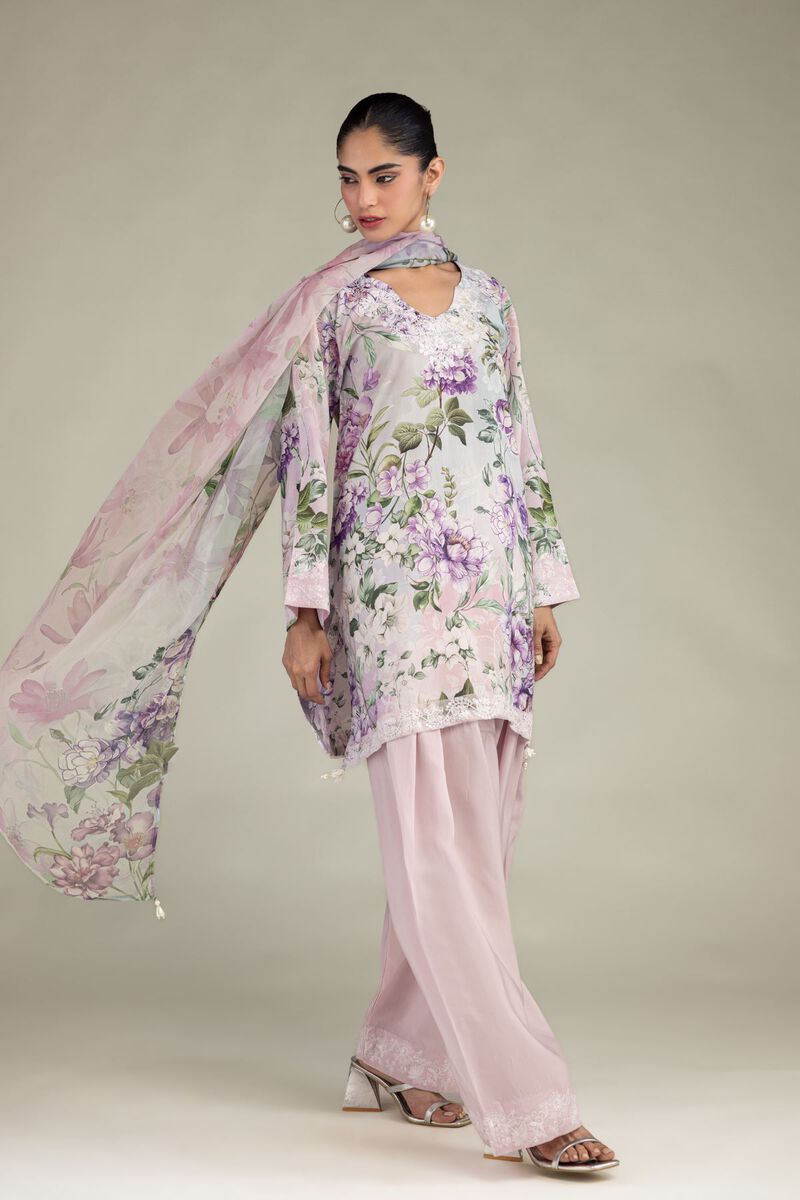 https://us.khaadi.com/dw/image/v2/BJTG_PRD/on/demandware.static/-/Sites-khaadi-master-catalog/default/dwa9b284c7/images/hi-res/2-26-205-b-c1_multi_1.jpg?sw=800&sh=1200