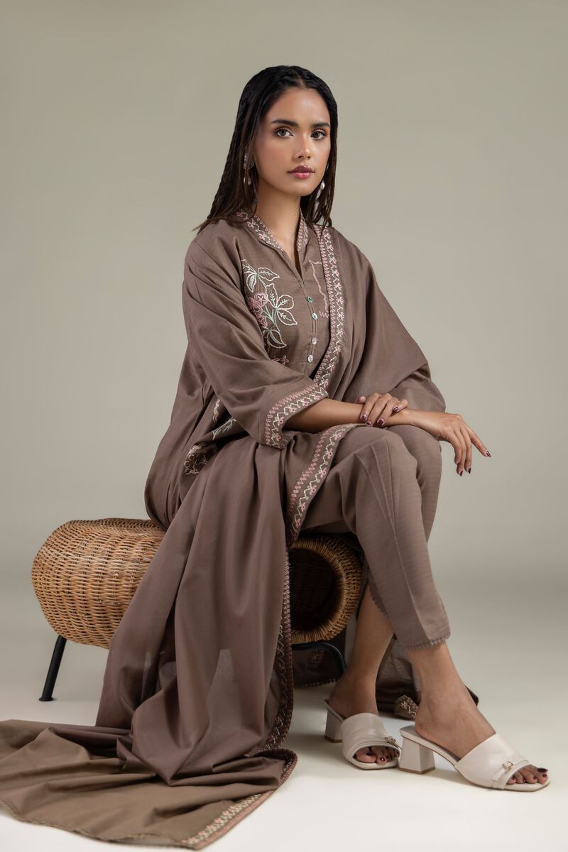 https://us.khaadi.com/dw/image/v2/BJTG_PRD/on/demandware.static/-/Sites-khaadi-master-catalog/default/dwac5f3842/images/hi-res/1-26-114-c-f_multi_1.jpg?sw=800&sh=1200