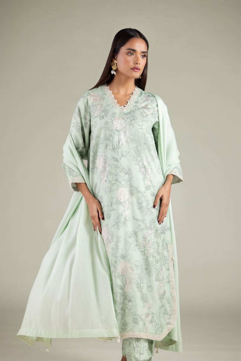 https://us.khaadi.com/dw/image/v2/BJTG_PRD/on/demandware.static/-/Sites-khaadi-master-catalog/default/dwadc5f132/images/hi-res/2-26-102-c-d_multi_1.jpg?sw=800&sh=1200