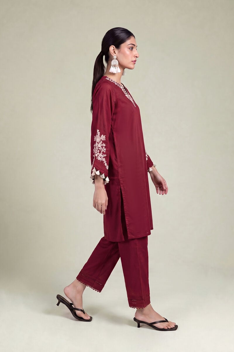 https://us.khaadi.com/dw/image/v2/BJTG_PRD/on/demandware.static/-/Sites-khaadi-master-catalog/default/dwb02e7813/images/hi-res/1-26-324-b-h2_multi_1.jpg?sw=800&sh=1200