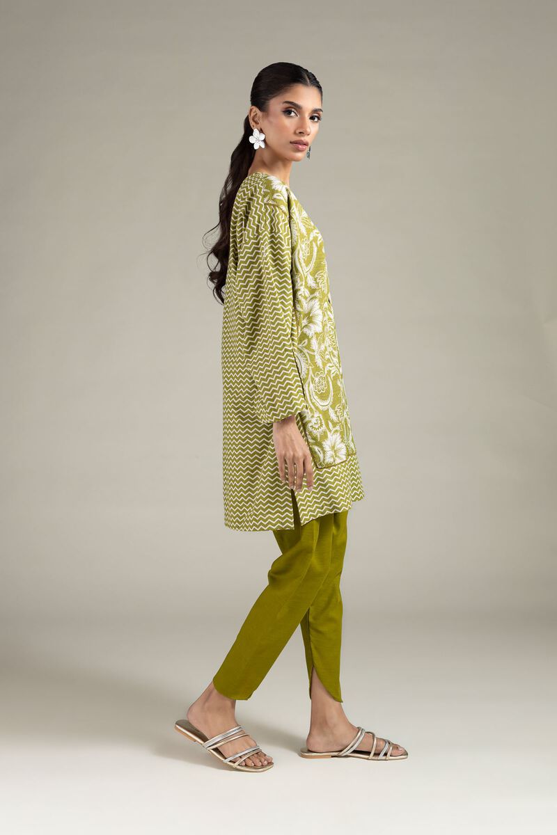 https://us.khaadi.com/dw/image/v2/BJTG_PRD/on/demandware.static/-/Sites-khaadi-master-catalog/default/dwb19634d2/images/hi-res/25-03e35-01bb_multi_1.jpg?sw=800&sh=1200