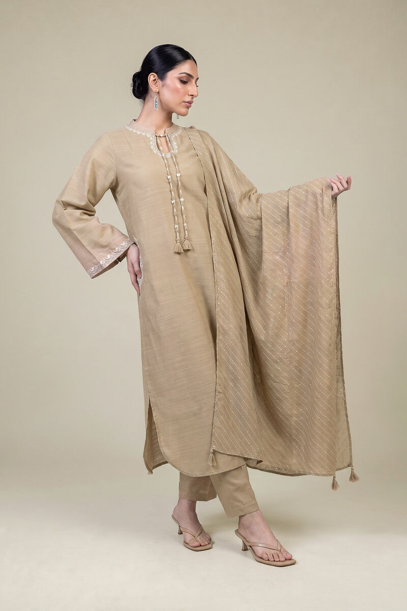 https://us.khaadi.com/dw/image/v2/BJTG_PRD/on/demandware.static/-/Sites-khaadi-master-catalog/default/dwb4bfca72/images/hi-res/1-26-457-c-c1_multi_1.jpg?sw=800&sh=1200