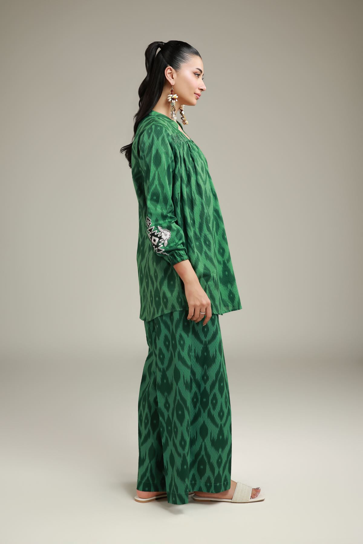 Buy Green Cotton Kurta | 15.00 USD | 1-26-132-A-H-VG_MULTI