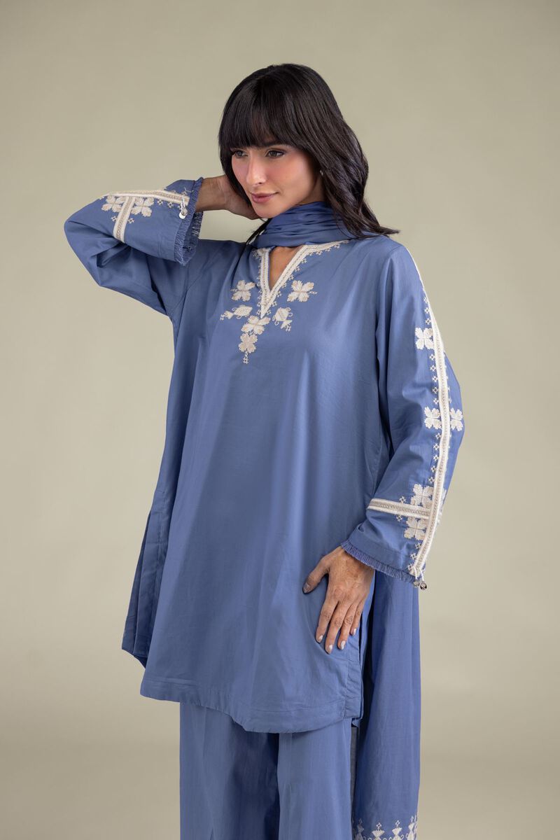 https://us.khaadi.com/dw/image/v2/BJTG_PRD/on/demandware.static/-/Sites-khaadi-master-catalog/default/dwb5ef06ed/images/hi-res/25-08-12e8-11tb_multi_1.jpg?sw=800&sh=1200