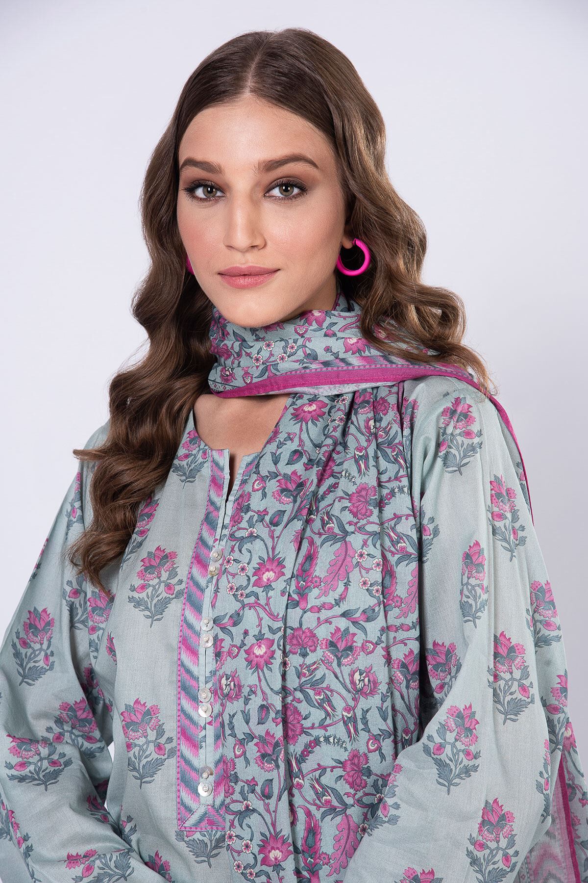 Buy Fabrics 3 Piece Suit 9.00 USD 1001763210 Khaadi United