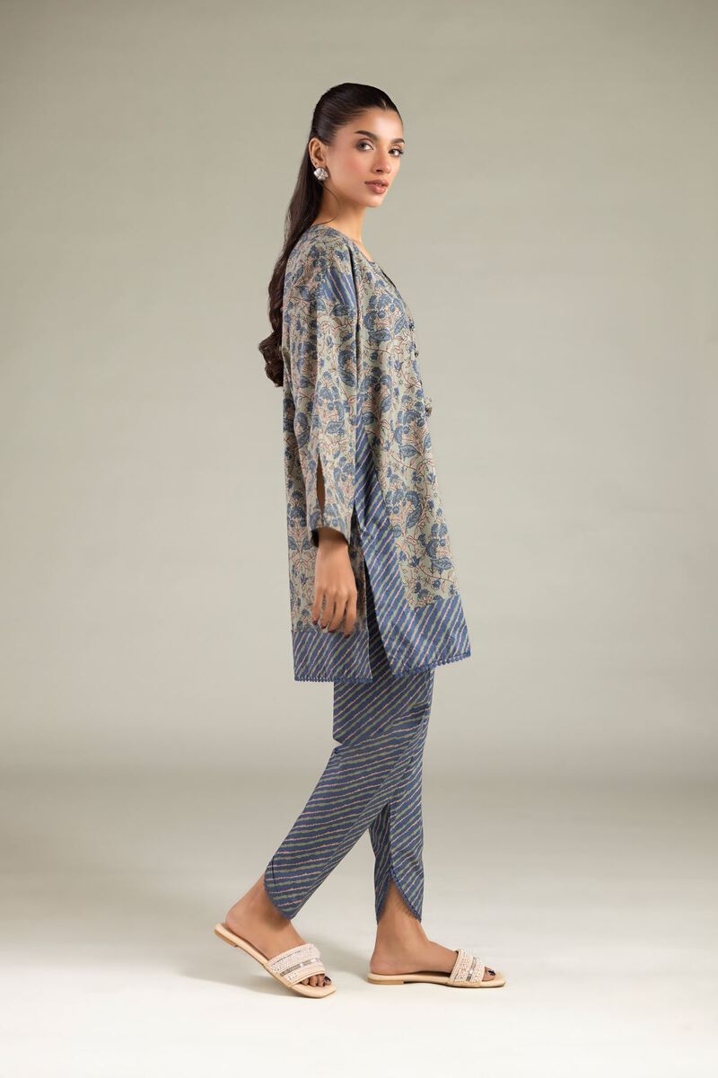 https://us.khaadi.com/dw/image/v2/BJTG_PRD/on/demandware.static/-/Sites-khaadi-master-catalog/default/dwba05920c/images/hi-res/1-26-116-b-h_multi_1.jpg?sw=800&sh=1200