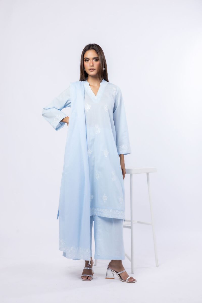 https://us.khaadi.com/dw/image/v2/BJTG_PRD/on/demandware.static/-/Sites-khaadi-master-catalog/default/dwba956f16/images/hi-res/25-06-6e2-03tb_multi_1.jpg?sw=800&sh=1200