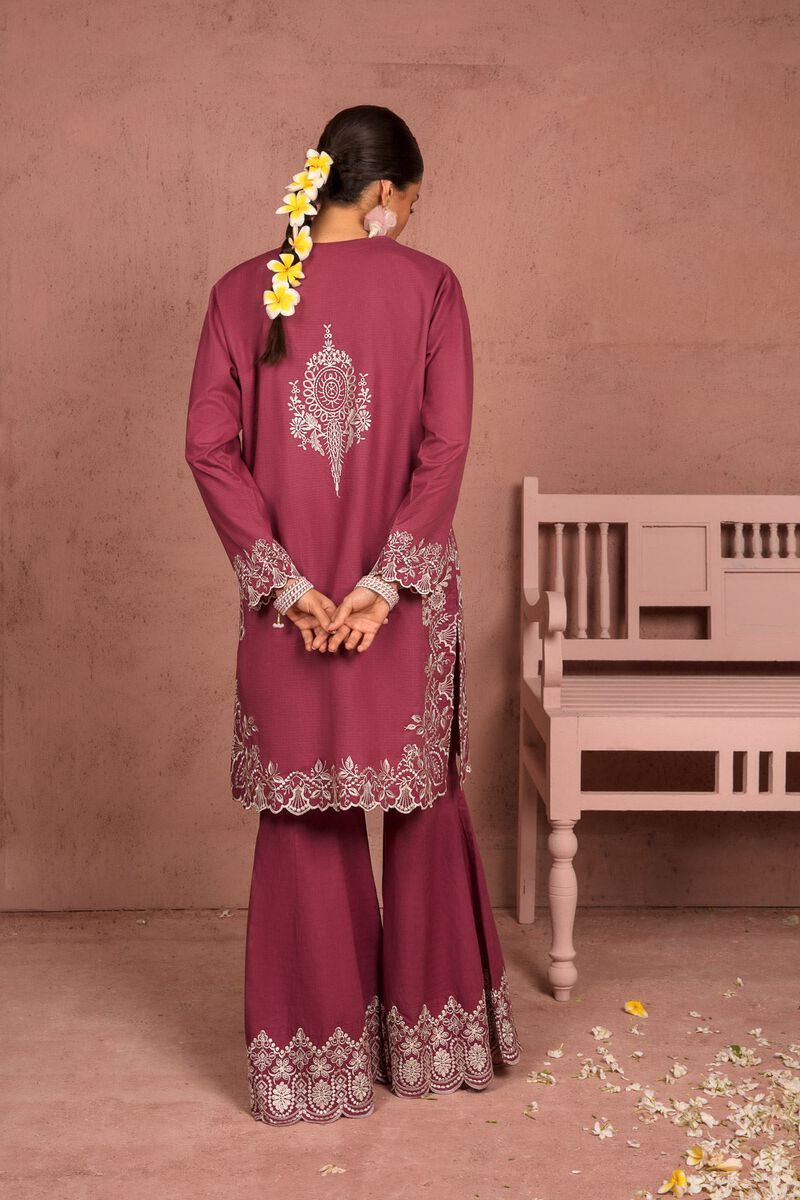  | Kurta | Embroidered | null