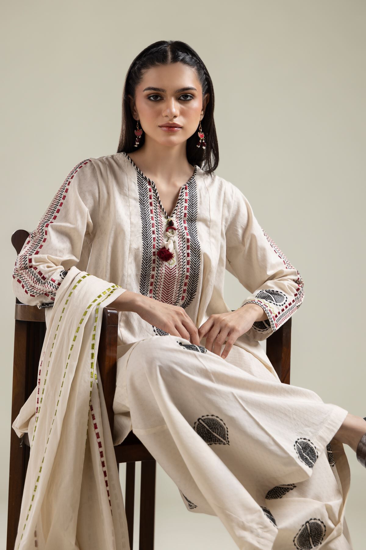 Buy Short White Kurta | 0.0 N/A | 1-26-134-A-G-VG_MULTI | Khaadi