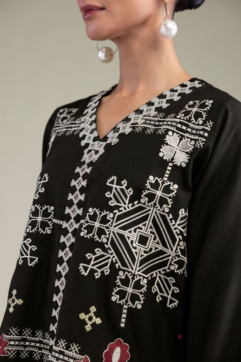 Embroidered | Raw Silk | Black Floral Kurta | USD 45.00