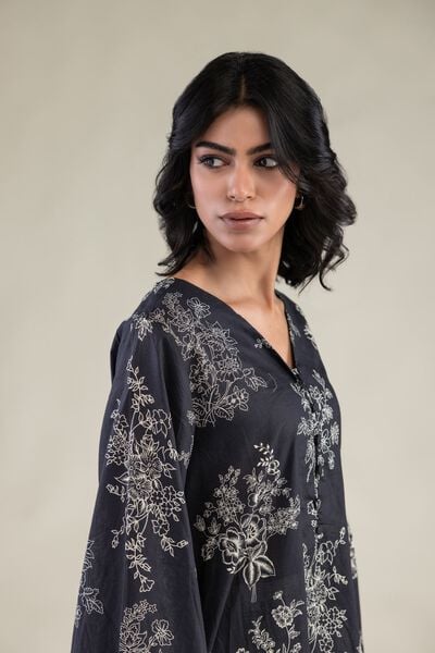 Embroidered | Cambric | Floral V-Neck Kurta | USD 35.00