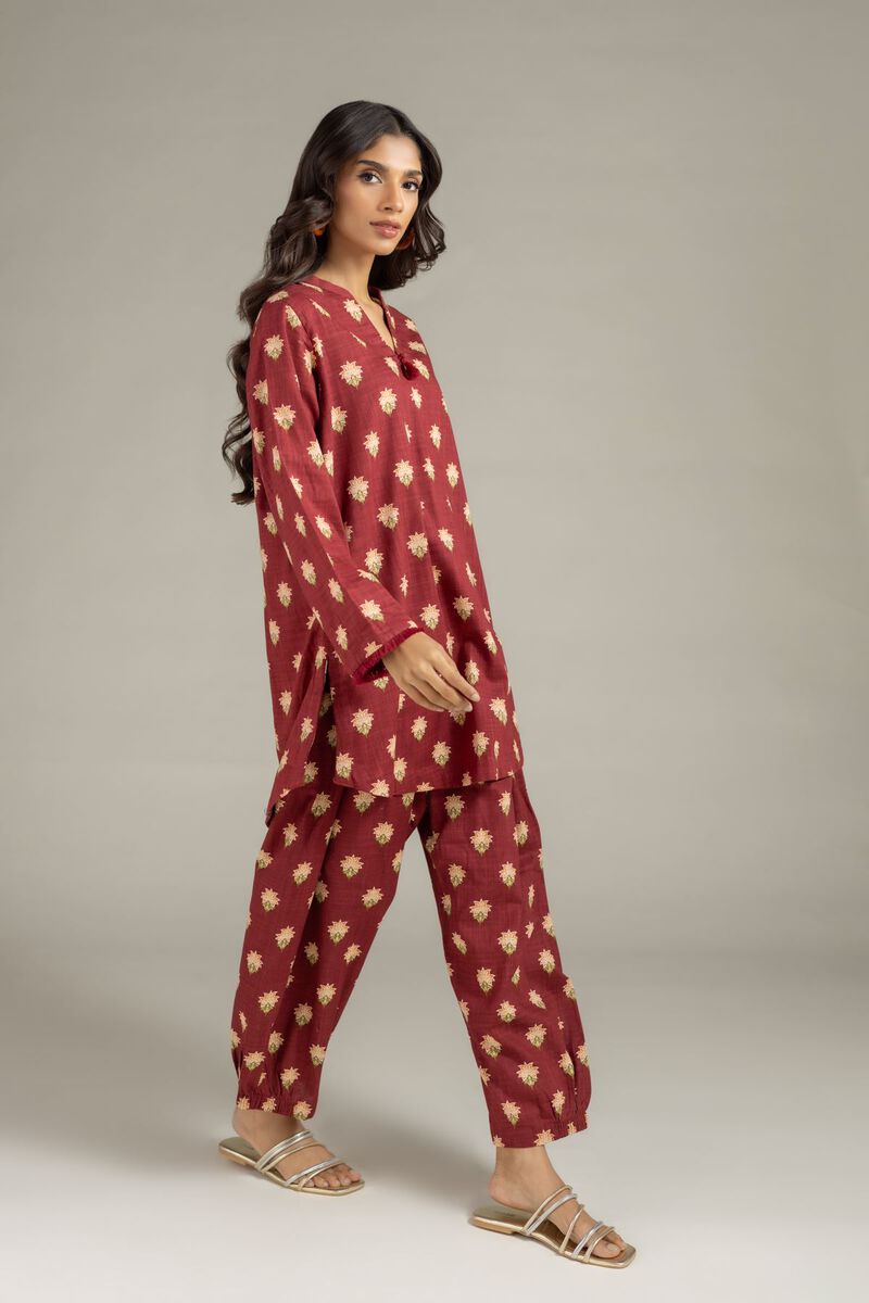 https://us.khaadi.com/dw/image/v2/BJTG_PRD/on/demandware.static/-/Sites-khaadi-master-catalog/default/dwbed41914/images/hi-res/otd4-ex23-05ba_multi_1.jpg?sw=800&sh=1200