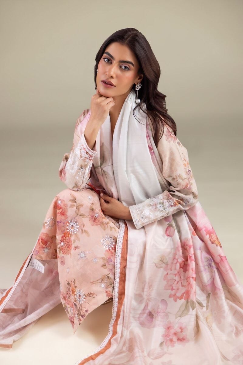 https://us.khaadi.com/dw/image/v2/BJTG_PRD/on/demandware.static/-/Sites-khaadi-master-catalog/default/dwbf80e34f/images/hi-res/2-26-110-a-b_multi_1.jpg?sw=800&sh=1200