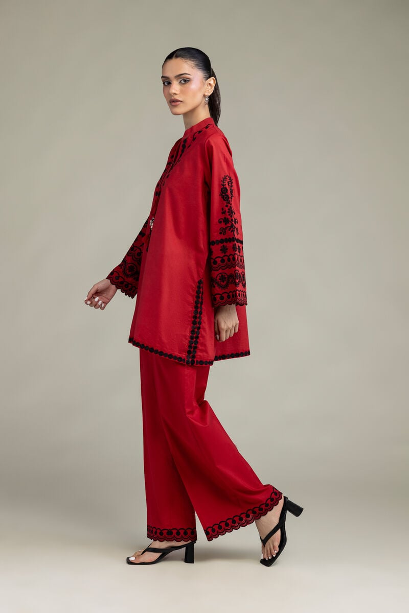 https://us.khaadi.com/dw/image/v2/BJTG_PRD/on/demandware.static/-/Sites-khaadi-master-catalog/default/dwc1375b1d/images/hi-res/1-26-323-b-e2_multi_1.jpg?sw=800&sh=1200