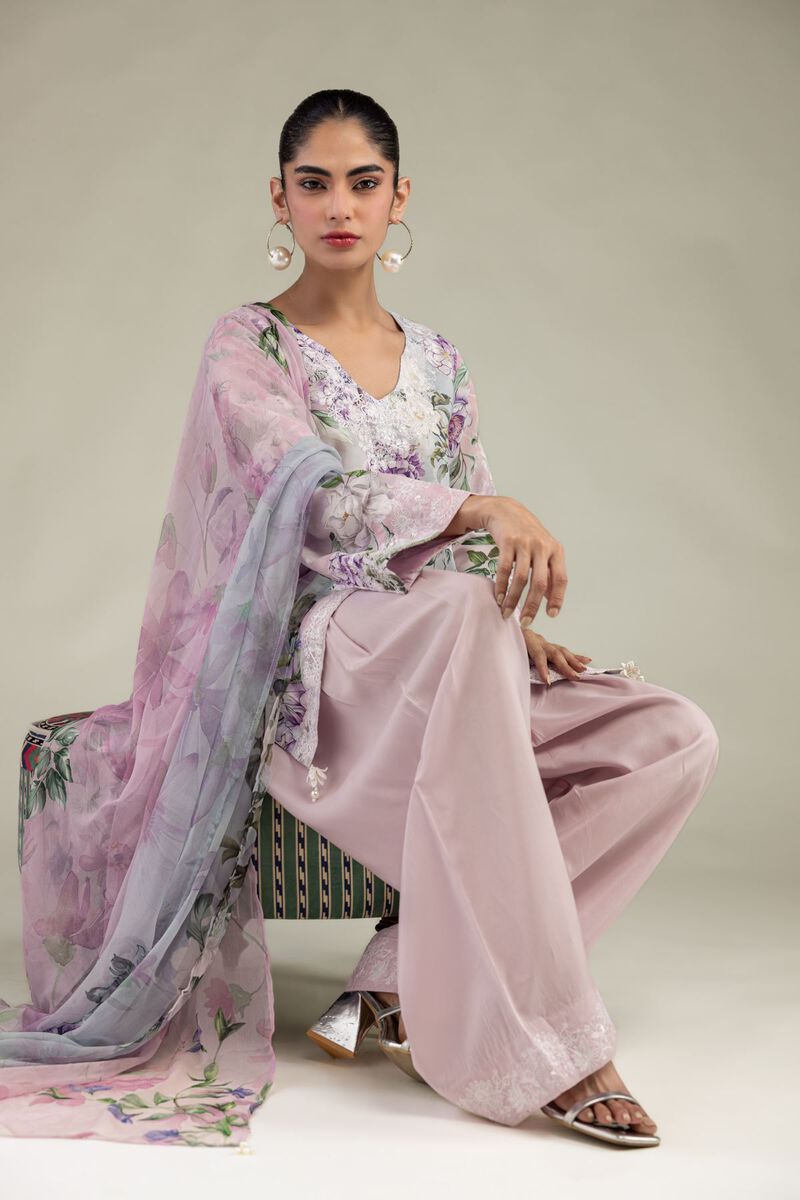 https://us.khaadi.com/dw/image/v2/BJTG_PRD/on/demandware.static/-/Sites-khaadi-master-catalog/default/dwc18b0160/images/hi-res/2-26-205-c-c1_multi_1.jpg?sw=800&sh=1200