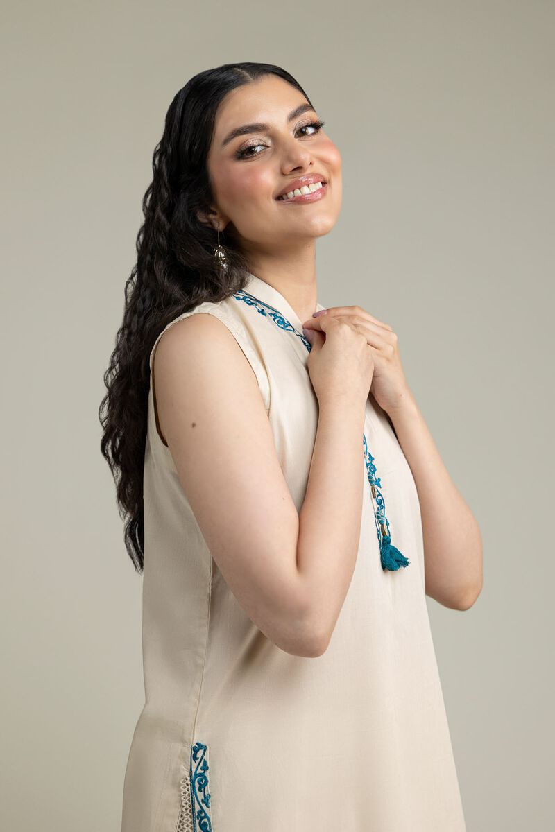 Embroidered | Cambric | Floral Sleeveless Kurta | USD 40.00