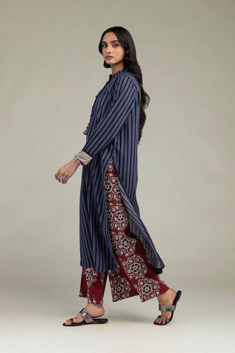 https://us.khaadi.com/dw/image/v2/BJTG_PRD/on/demandware.static/-/Sites-khaadi-master-catalog/default/dwc872fbb2/images/hi-res/1-26-303-b-h1_multi_1.jpg?sw=800&sh=1200