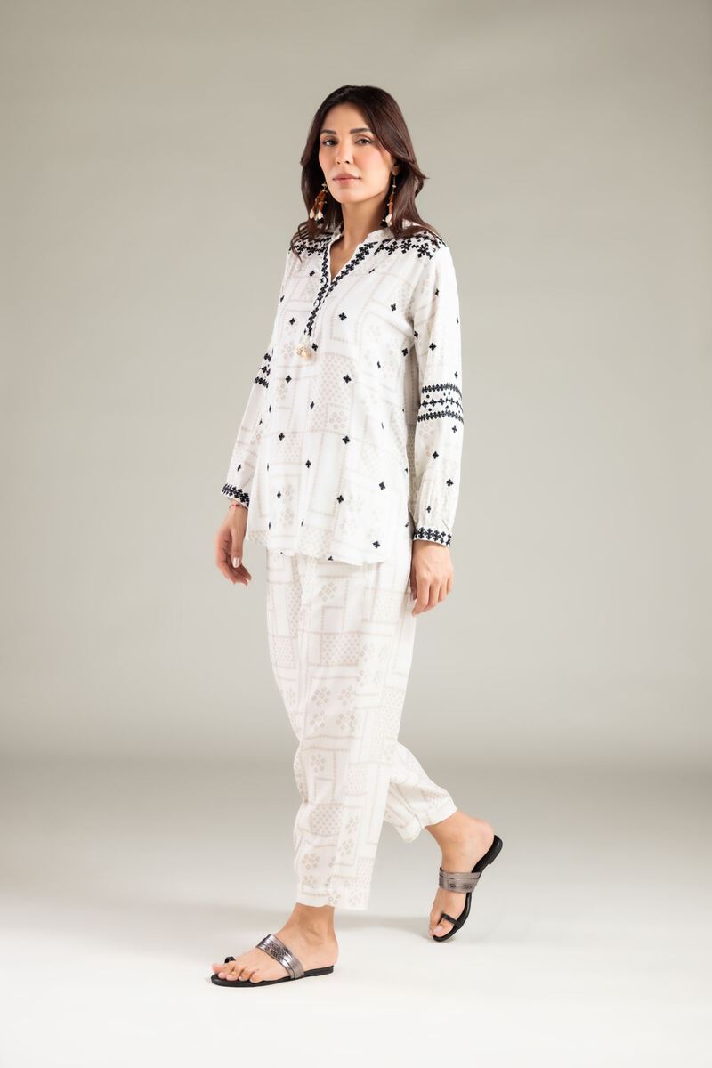 https://us.khaadi.com/dw/image/v2/BJTG_PRD/on/demandware.static/-/Sites-khaadi-master-catalog/default/dwca73d3d1/images/hi-res/6-26-101-b-d_multi_1.jpg?sw=800&sh=1200