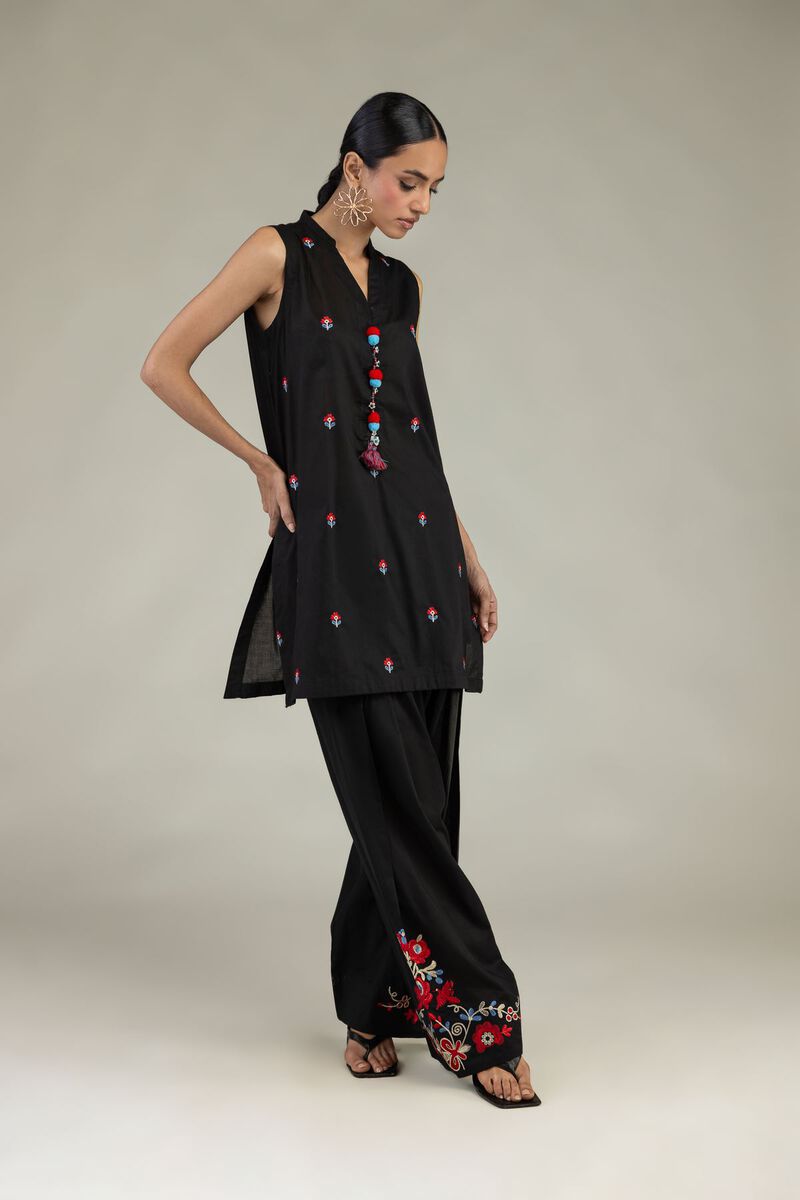 Embroidered | Cambric | Black Sleeveless Kurta | USD 35.00