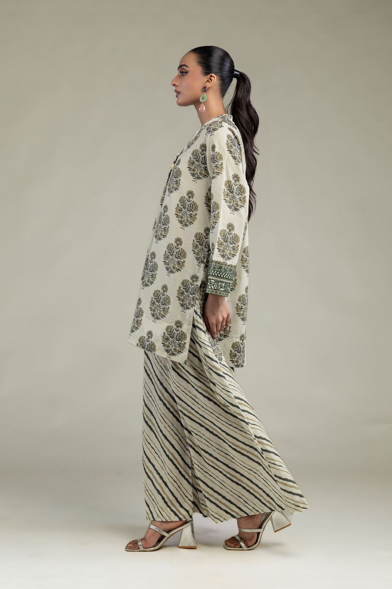 https://us.khaadi.com/dw/image/v2/BJTG_PRD/on/demandware.static/-/Sites-khaadi-master-catalog/default/dwcff84132/images/hi-res/1-26-301-b-c2_multi_1.jpg?sw=800&sh=1200