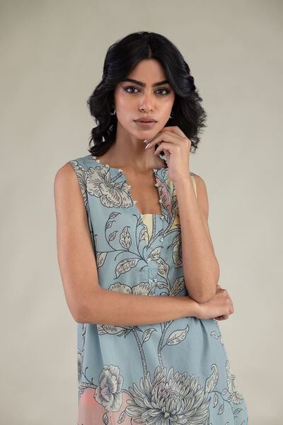 Embroidered | Cambric | Floral Sleeveless Kurta | USD 35.00