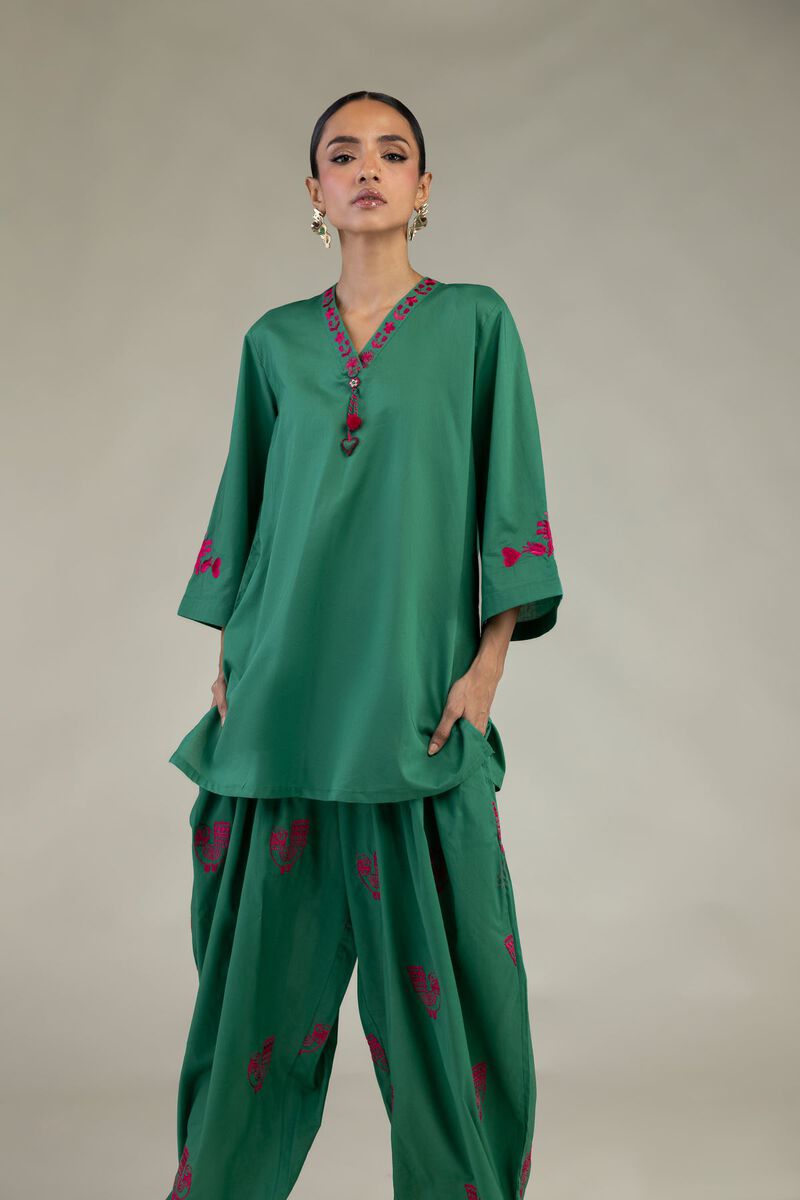 Embroidered | Cambric | Green Floral Kurta | USD 40.00