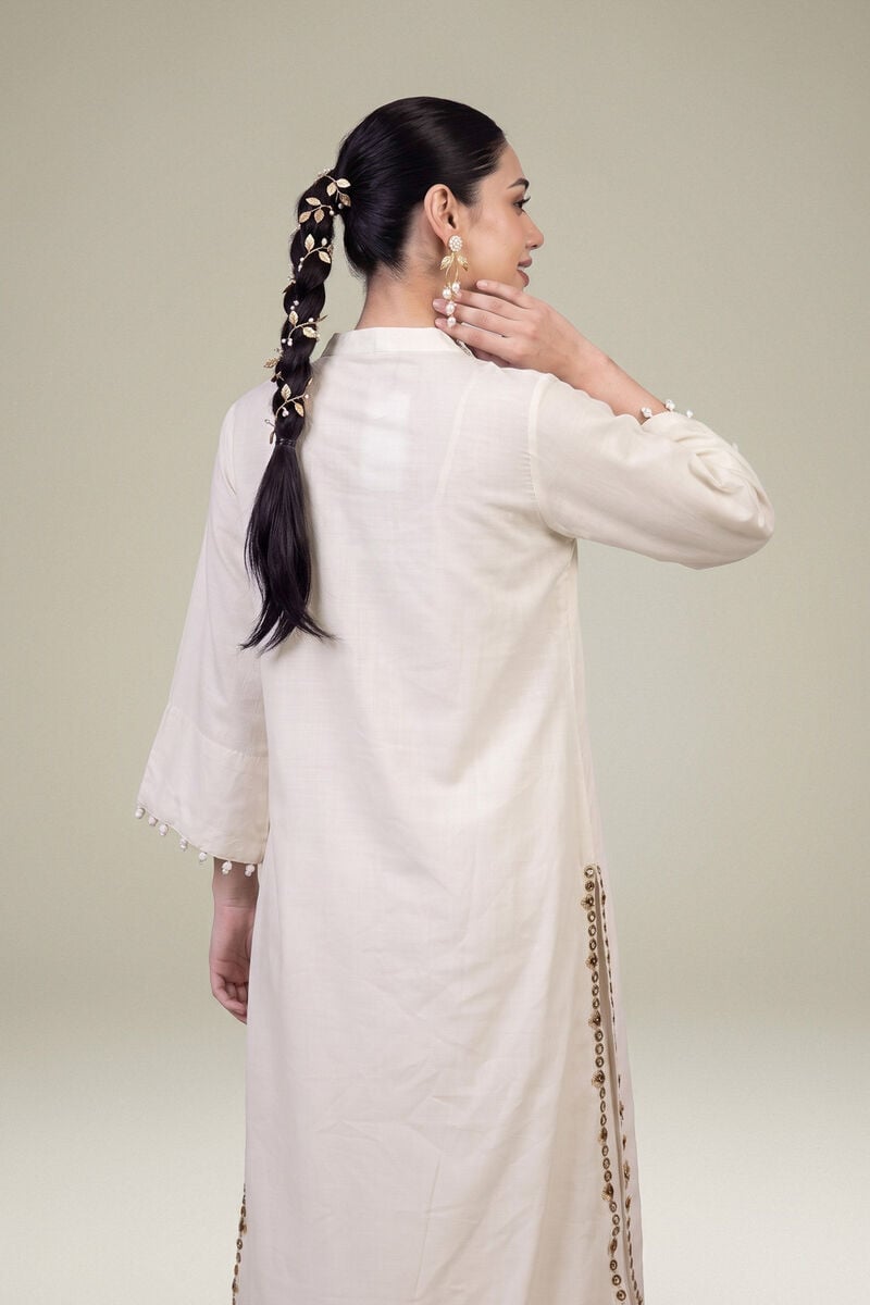 Embroidered | Raw Silk | Silk V-Neck Kurta | USD 60.00