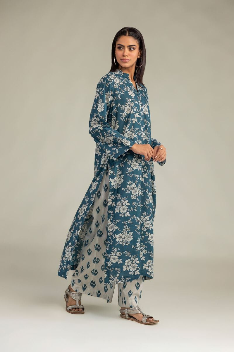 https://us.khaadi.com/dw/image/v2/BJTG_PRD/on/demandware.static/-/Sites-khaadi-master-catalog/default/dwd7ade957/images/hi-res/1-26-302-b-i2_multi_1.jpg?sw=800&sh=1200