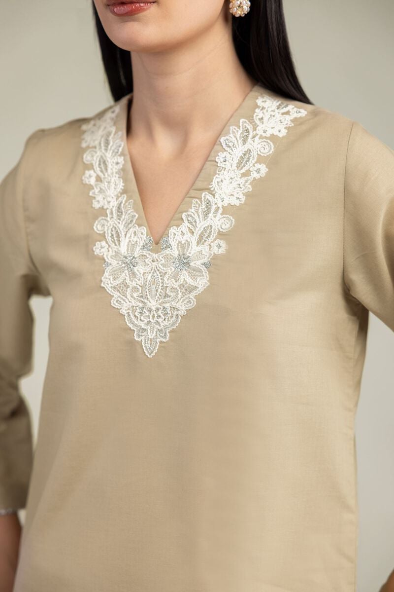 Embroidered | Mesuri | V-Neck Longline Kurta | USD 35.00