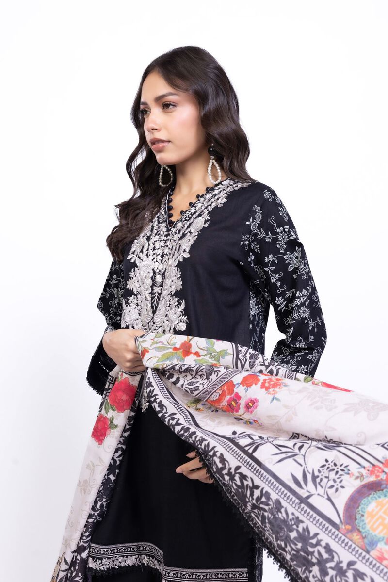 https://us.khaadi.com/dw/image/v2/BJTG_PRD/on/demandware.static/-/Sites-khaadi-master-catalog/default/dwdd111665/images/hi-res/ch240808c_multi_1.jpg?sw=800&sh=1200