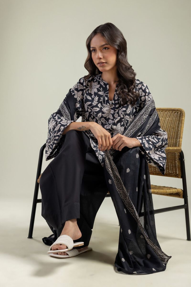 https://us.khaadi.com/dw/image/v2/BJTG_PRD/on/demandware.static/-/Sites-khaadi-master-catalog/default/dwdd7a8c45/images/hi-res/1-26-201-c-c_multi_1.jpg?sw=800&sh=1200