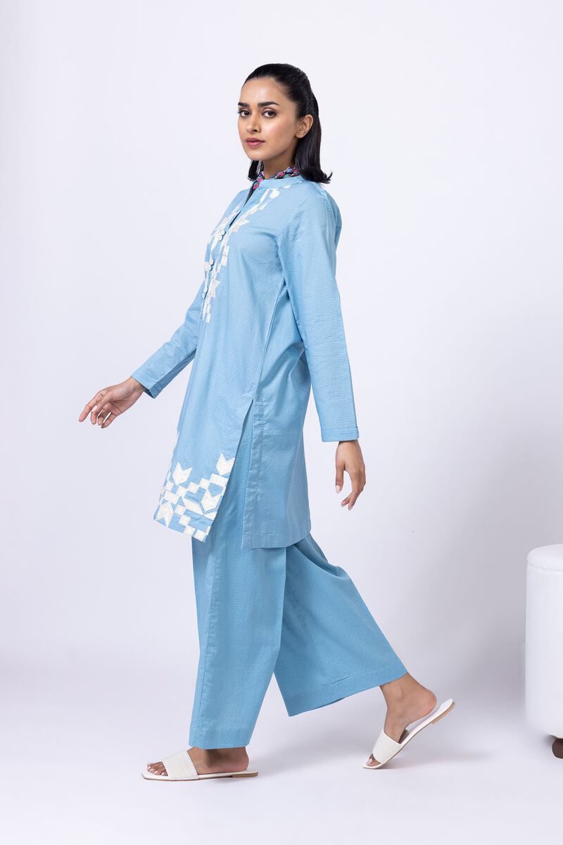 https://us.khaadi.com/dw/image/v2/BJTG_PRD/on/demandware.static/-/Sites-khaadi-master-catalog/default/dwdeb6e7ec/images/hi-res/25-01e04-04ba_multi_1.jpg?sw=800&sh=1200