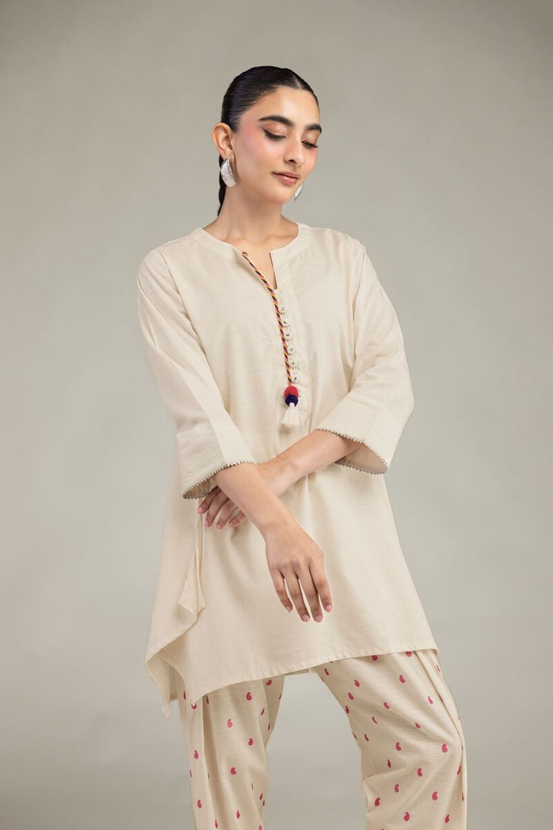 https://us.khaadi.com/dw/image/v2/BJTG_PRD/on/demandware.static/-/Sites-khaadi-master-catalog/default/dwdf1a17e1/images/hi-res/8-26-203-a-d1_multi_1.jpg?sw=800&sh=1200