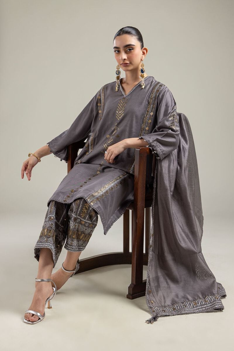 https://us.khaadi.com/dw/image/v2/BJTG_PRD/on/demandware.static/-/Sites-khaadi-master-catalog/default/dwe0bf28ca/images/hi-res/2-26-107-a-d_multi_1.jpg?sw=800&sh=1200