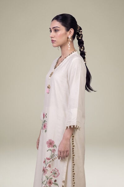 Embroidered | Raw Silk | Silk V-Neck Kurta | USD 60.00
