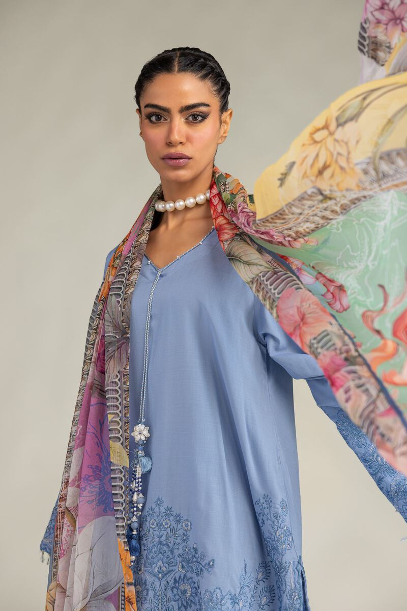 https://us.khaadi.com/dw/image/v2/BJTG_PRD/on/demandware.static/-/Sites-khaadi-master-catalog/default/dwe1b63567/images/hi-res/2-26-306-c-d1_multi_1.jpg?sw=800&sh=1200