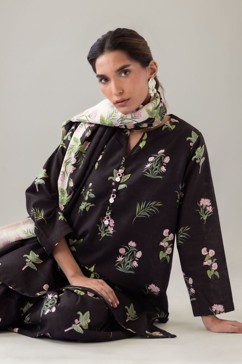https://us.khaadi.com/dw/image/v2/BJTG_PRD/on/demandware.static/-/Sites-khaadi-master-catalog/default/dwe2fa6bbe/images/hi-res/25-09-12e2-02ta_multi_1.jpg?sw=800&sh=1200