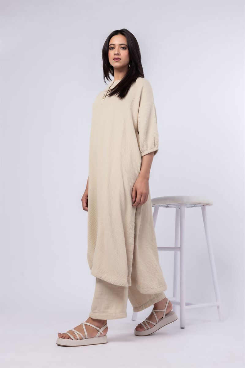 https://us.khaadi.com/dw/image/v2/BJTG_PRD/on/demandware.static/-/Sites-khaadi-master-catalog/default/dwe34eaac1/images/hi-res/24-12e01-08ba_multi_1.jpg?sw=800&sh=1200