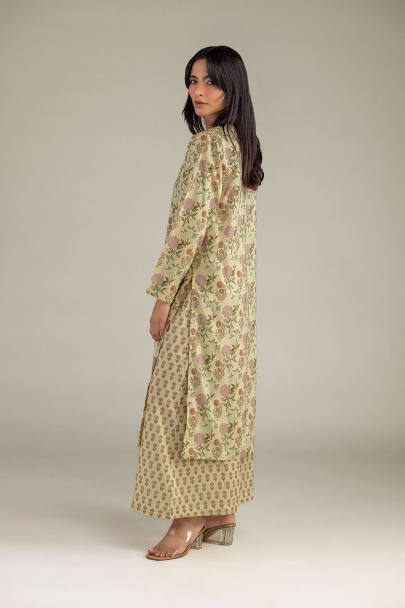 https://us.khaadi.com/dw/image/v2/BJTG_PRD/on/demandware.static/-/Sites-khaadi-master-catalog/default/dwe3fc69d0/images/hi-res/1-26-307-b-c2_multi_1.jpg?sw=800&sh=1200