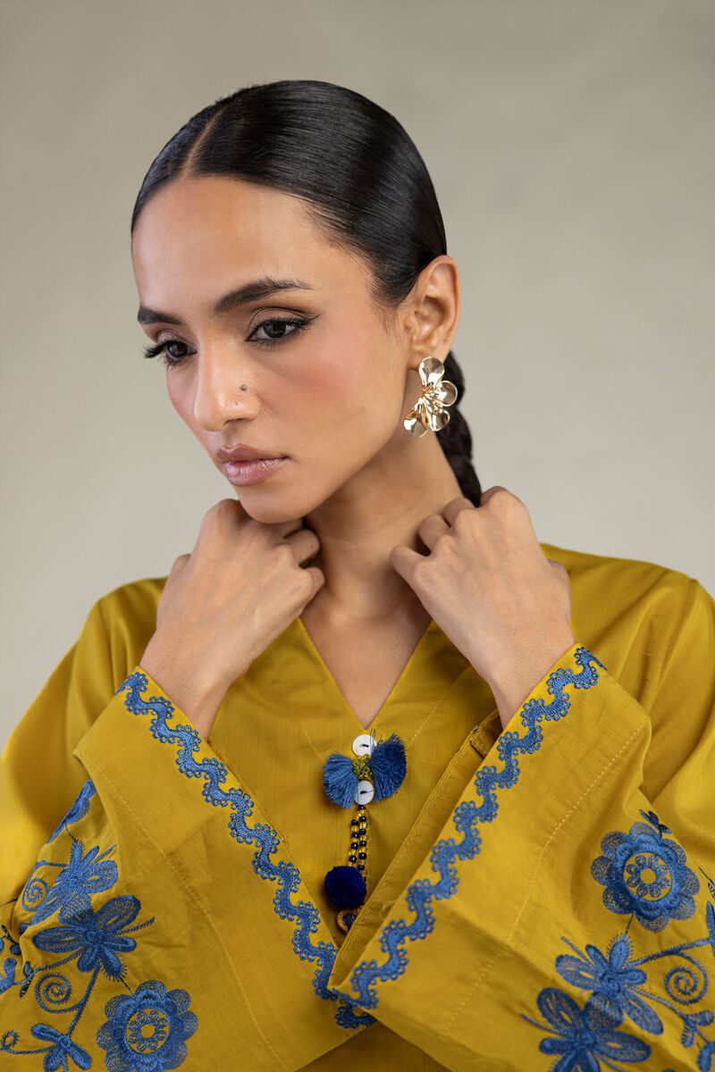 Embroidered | Cambric | Floral Cambric Kurta | USD 35.00