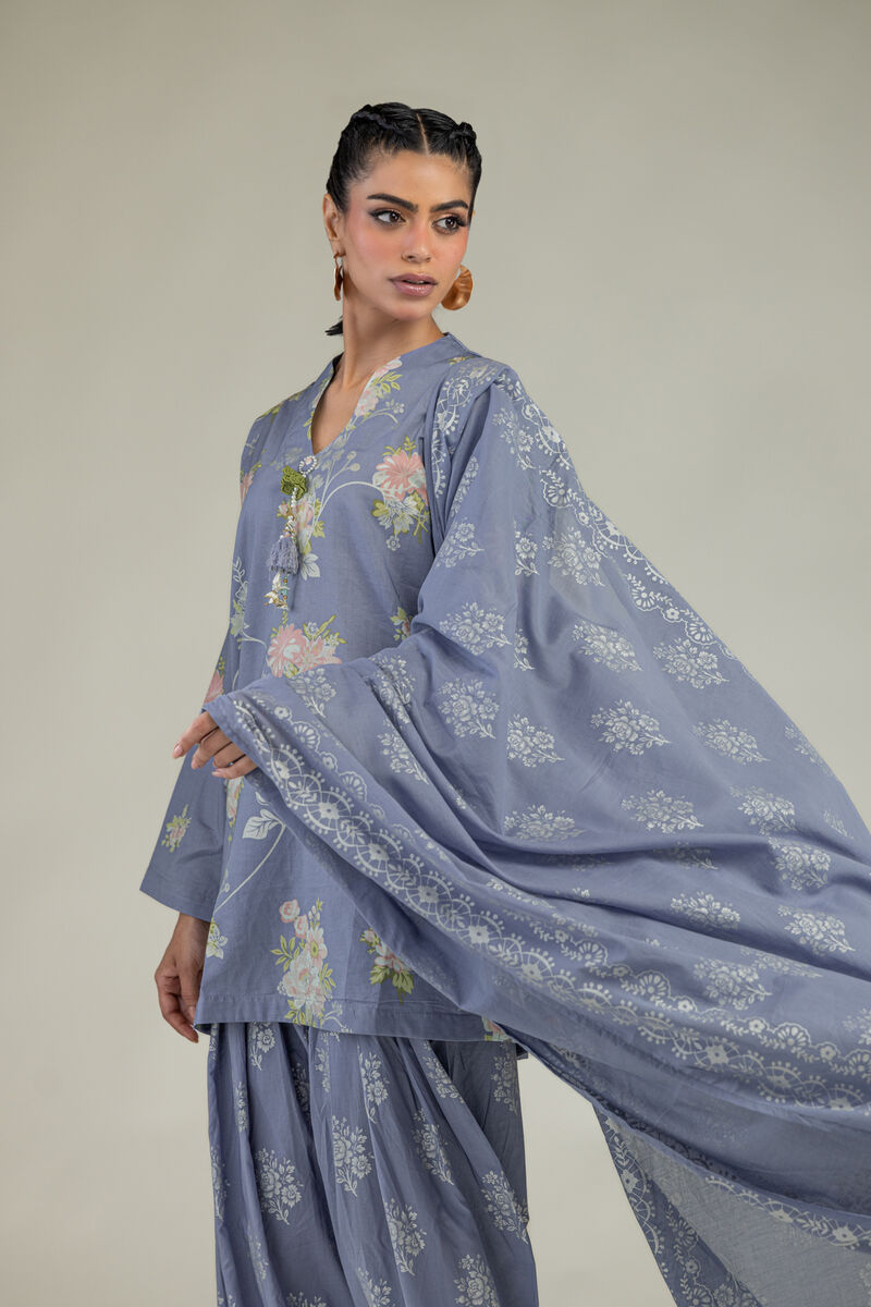 https://us.khaadi.com/dw/image/v2/BJTG_PRD/on/demandware.static/-/Sites-khaadi-master-catalog/default/dwe722a19f/images/hi-res/1-26-236-c-e1_multi_1.jpg?sw=800&sh=1200