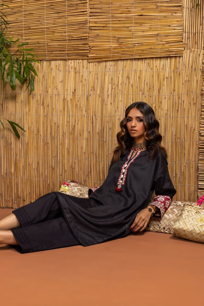  | Kurta | Embroidered | null