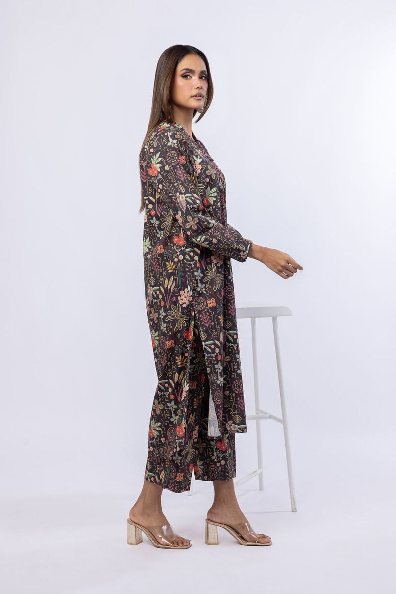 https://us.khaadi.com/dw/image/v2/BJTG_PRD/on/demandware.static/-/Sites-khaadi-master-catalog/default/dwe7e4c686/images/hi-res/25-07-7e2-08bb_multi_1.jpg?sw=800&sh=1200