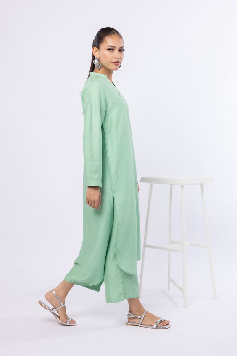 https://us.khaadi.com/dw/image/v2/BJTG_PRD/on/demandware.static/-/Sites-khaadi-master-catalog/default/dwe9f332d1/images/hi-res/25-07-7e8-08ba_multi_1.jpg?sw=800&sh=1200