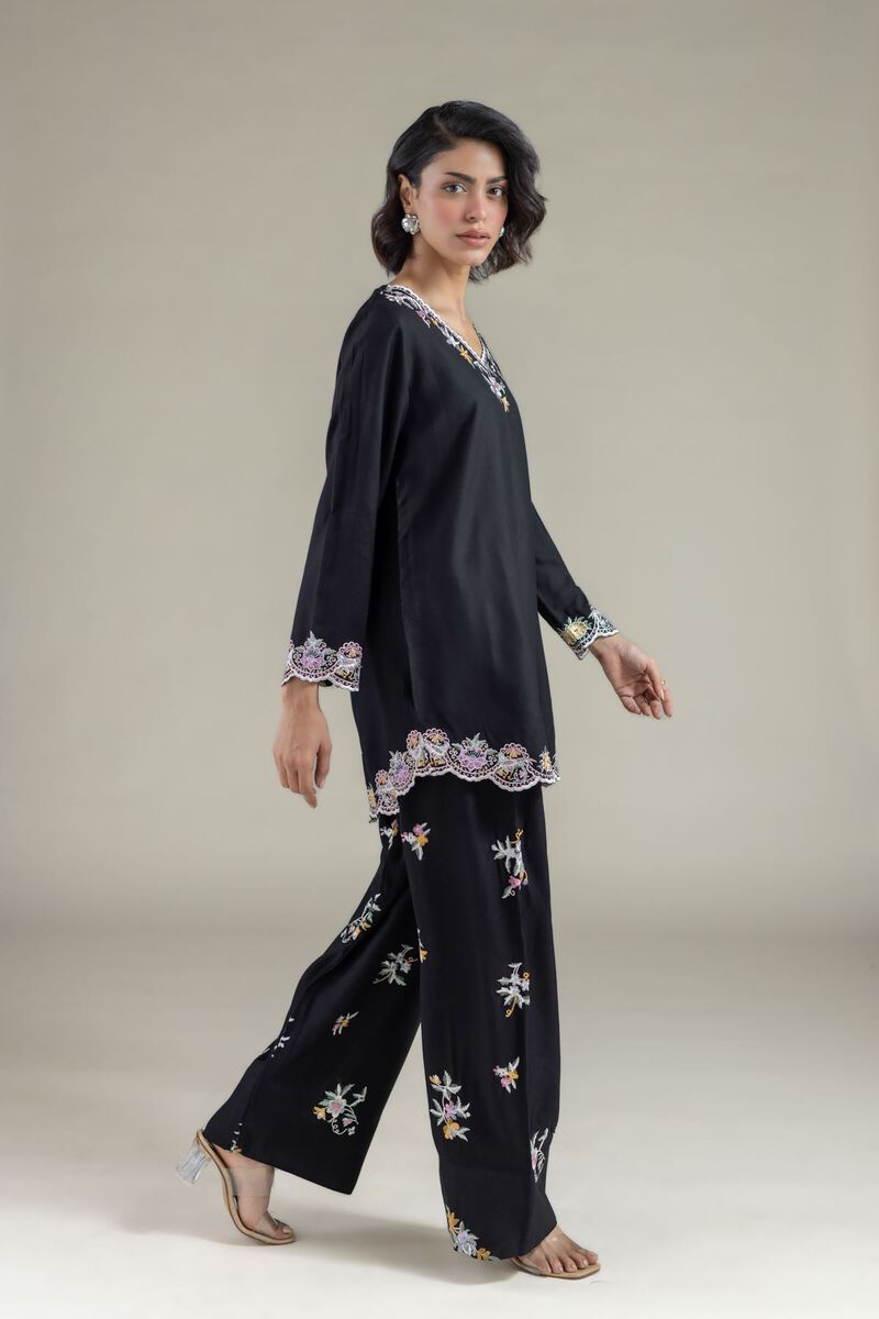 https://us.khaadi.com/dw/image/v2/BJTG_PRD/on/demandware.static/-/Sites-khaadi-master-catalog/default/dweb1eaca3/images/hi-res/25-10-11e12-06ba_multi_1.jpg?sw=800&sh=1200