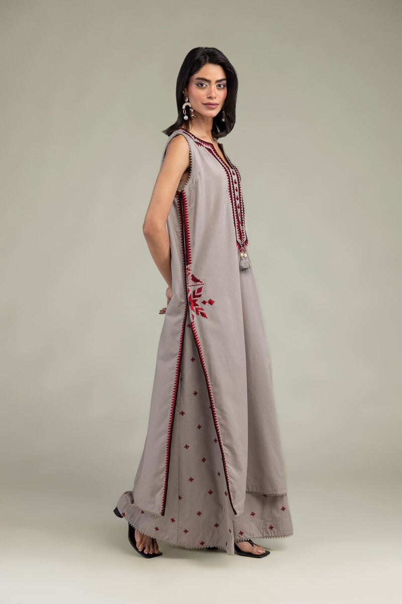 https://us.khaadi.com/dw/image/v2/BJTG_PRD/on/demandware.static/-/Sites-khaadi-master-catalog/default/dweef512f1/images/hi-res/r-1-26-120-b-h_multi_1.jpg?sw=800&sh=1200